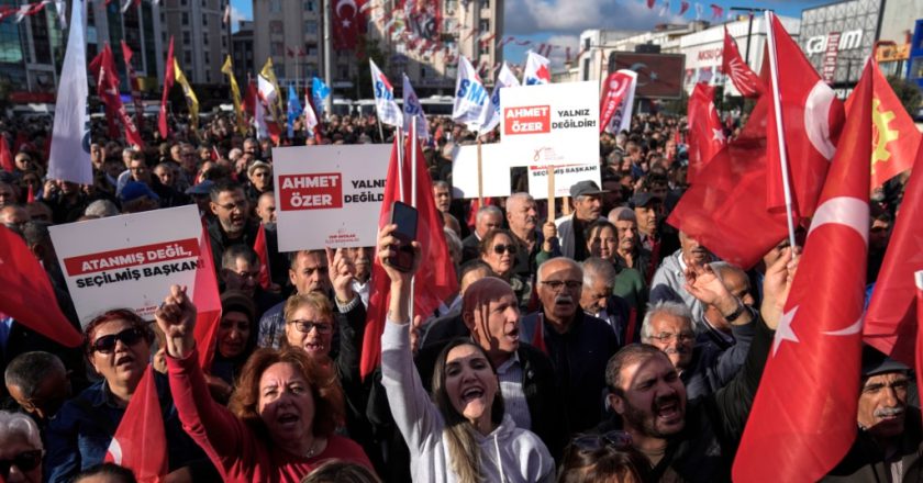 Turkey replaces pro-Kurdish mayors with state officials in southeast