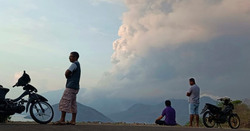 Indonesia's Mount Lewotobi Laki Laki unleashes towering columns of hot clouds