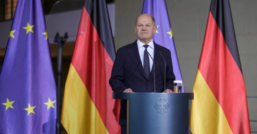 Olaf Scholz signals willingness for earlier German confidence vote