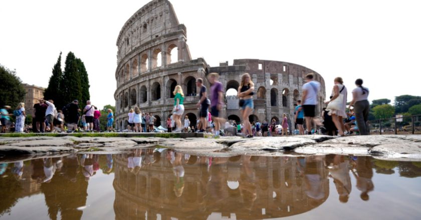 A criticized Airbnb deal will let users play gladiator in Rome's Colosseum