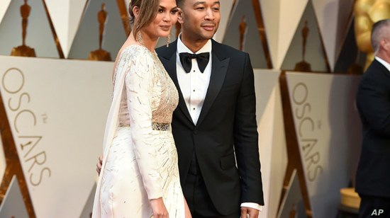 Chrissy Teigen and John Legend Grieve Their Miscarriage